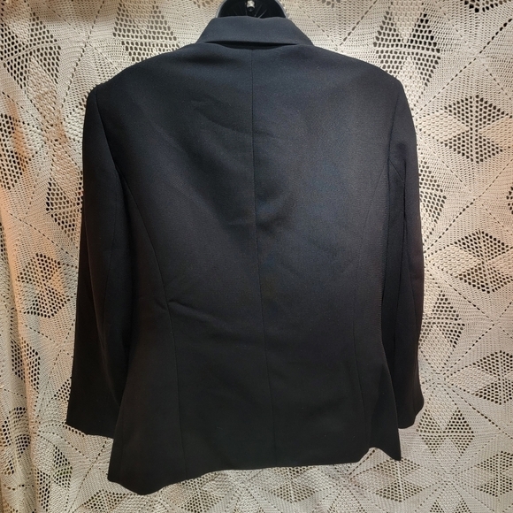 Jones Wear size 10 slacks and jacket. Black - Picture 13 of 15